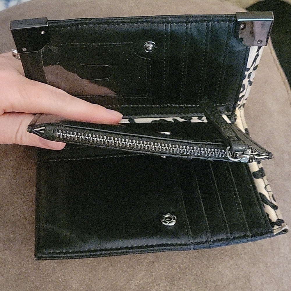 JESSICA SIMPSON Black Frankie Center Divider Meteorite Womens Wallet - Picture 7 of 11
